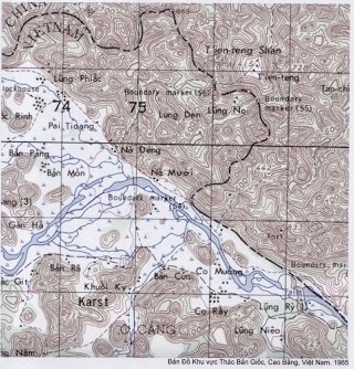 Bản đồ quȃn đội Pháp và bản đồ quȃn đội Hoa Kỳ cho thấy các cột mốc nằm bên ngoài giòng thác. Lưu ý thác Bản Giốc có ba tầng.